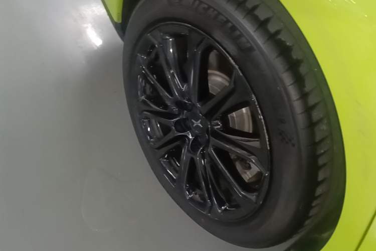 Used XPeng P7 2021 670E Pengyi Edition Right Rear Wheel Hub