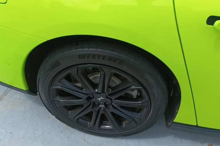Used XPeng P7 2021 562E Pengyi Performance Edition Right Rear Wheel Hub