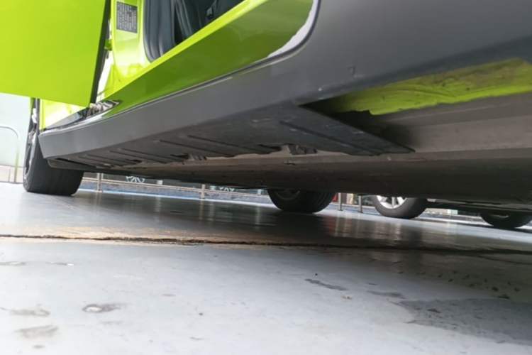 Used XPeng P7 2021 562E Pengyi Performance Edition Right Side Sill