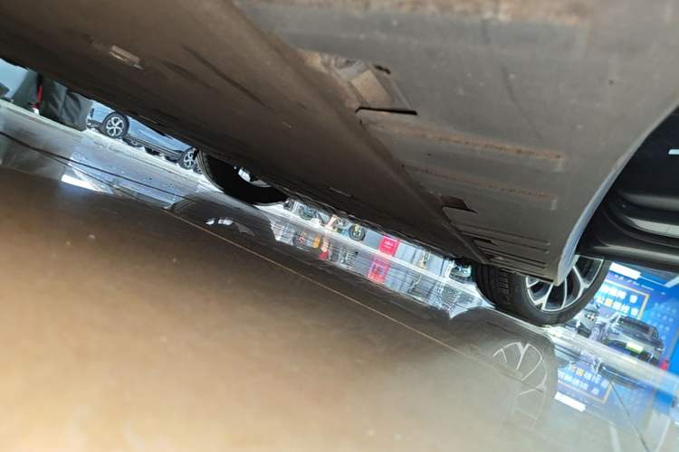 Used XPeng P7 2021 480N Right Side Sill