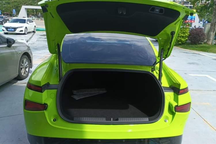 Used XPeng P7 2021 562E Pengyi Performance Edition Trunk