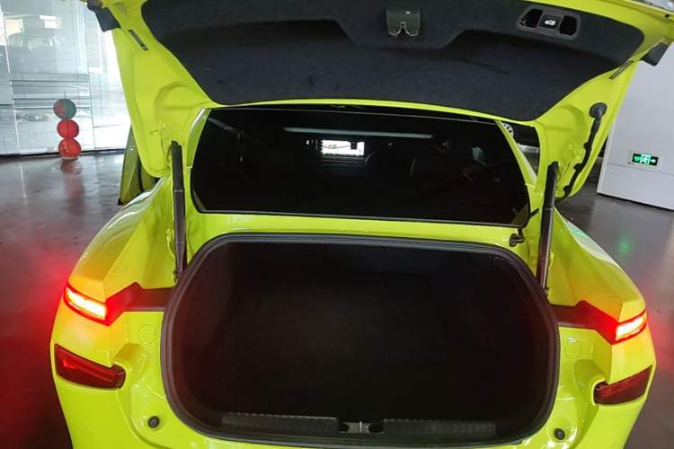 Used XPeng P7 2021 562E Pengyi Performance Edition Trunk
