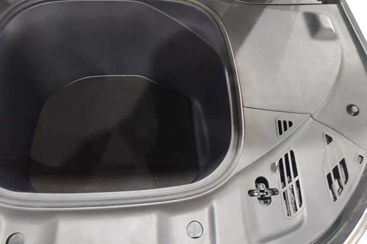 Used XPeng P7 2021 480N Engine Bay Left