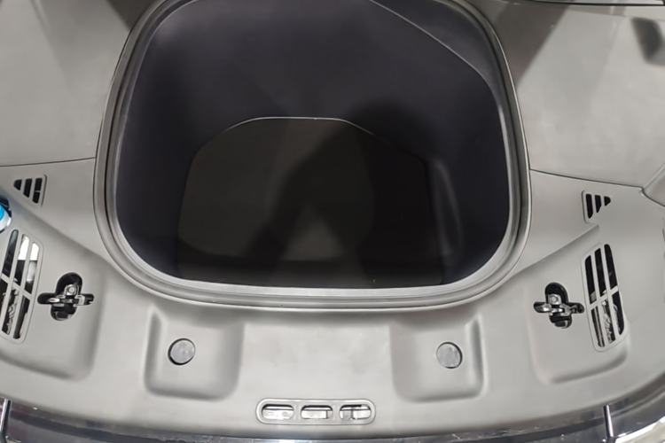 Used XPeng P7 2021 480N Engine Bay