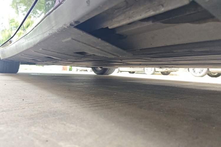 Used XPeng P7 2021 670G Chassis Front Right