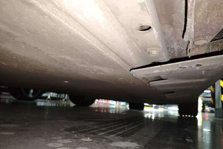 Used XPeng P7 2021 670G Chassis Rear Right