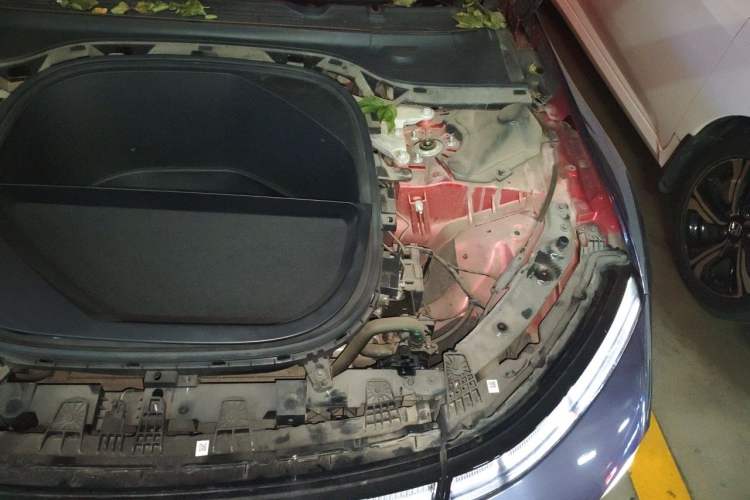 Used XPeng P7 2021 670G Engine Bay Left