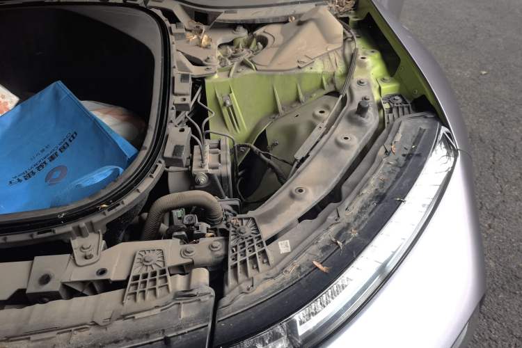 Used XPeng P7 2021 670E Pengyi Edition Engine Bay Left