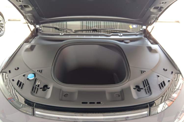 Used XPeng P7 2021 480N Engine Bay