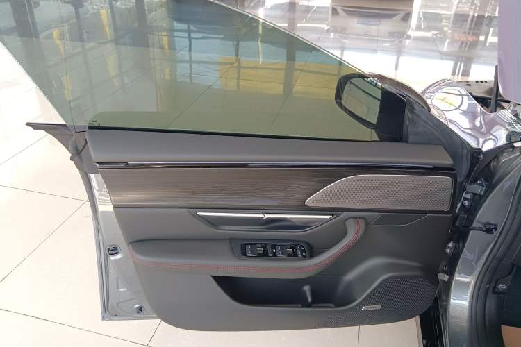 Used XPeng P7 2021 480N Left Front Door Interior