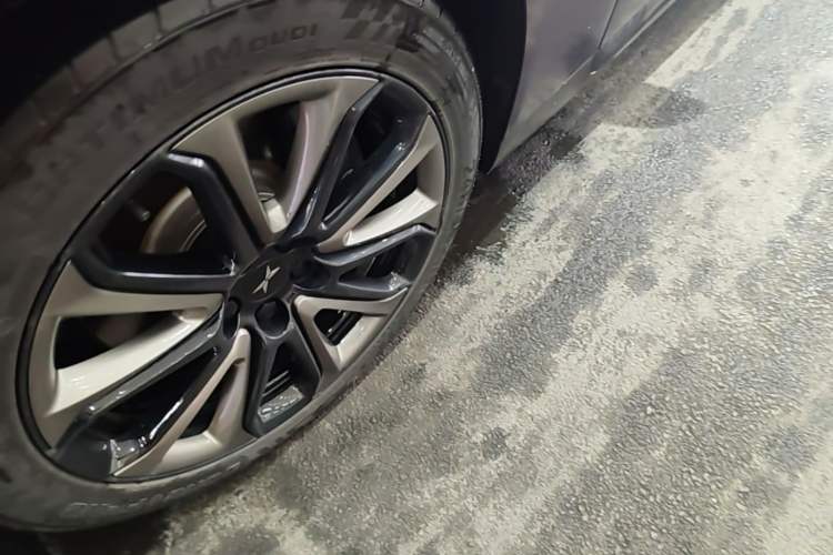 Used XPeng P7 2021 480E Left Front Wheel Hub