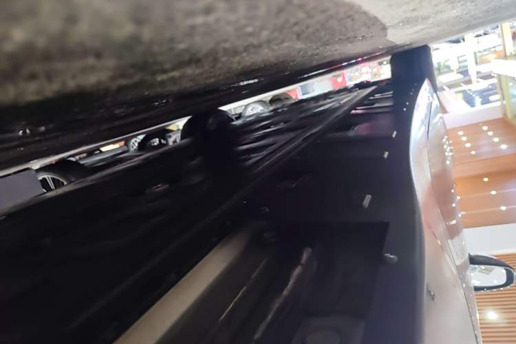 Used XPeng P7 2021 480E Left Side Sill