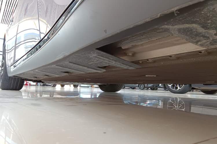 Used XPeng P7 2021 480N Left Side Sill