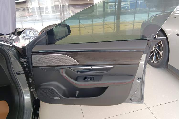 Used XPeng P7 2021 480N Right Front Door Interior