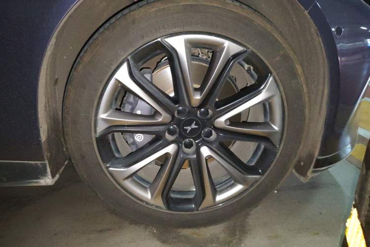 Used XPeng P7 2021 670G Right Front Wheel Hub