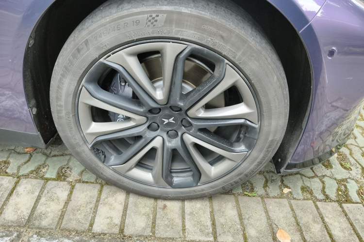 Used XPeng P7 2021 480N Right Front Wheel Hub