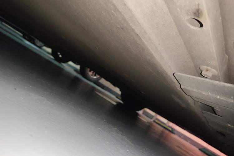 Used XPeng P7 2021 670E Pengyi Edition Chassis Front Left