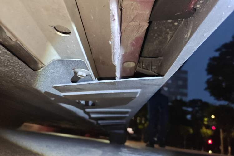 Used XPeng P7 2021 480E Chassis Front Left
