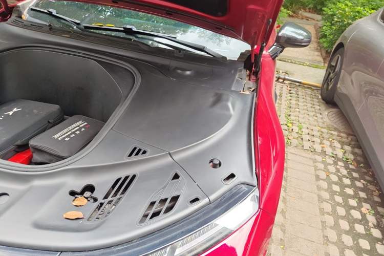 Used XPeng P7 2021 670E Pengyi Edition Engine Bay Left