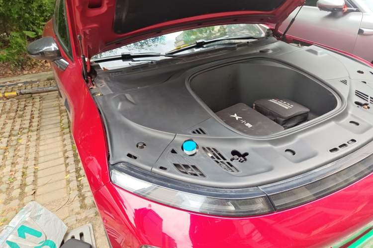 Used XPeng P7 2021 670E Pengyi Edition Engine Bay Right