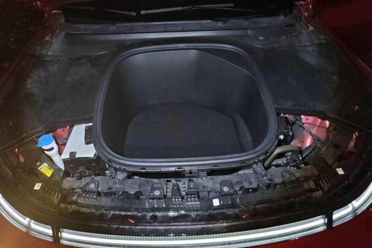 Used XPeng P7 2021 480E Engine Bay