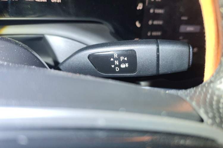 Used XPeng P7 2021 670E Pengyi Edition Gear Lever