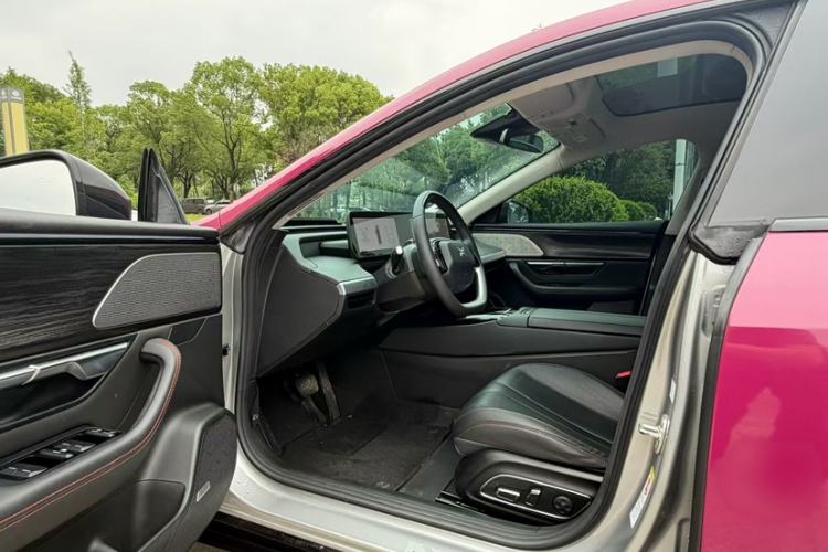 Used XPeng P7 2021 670G Interior 1