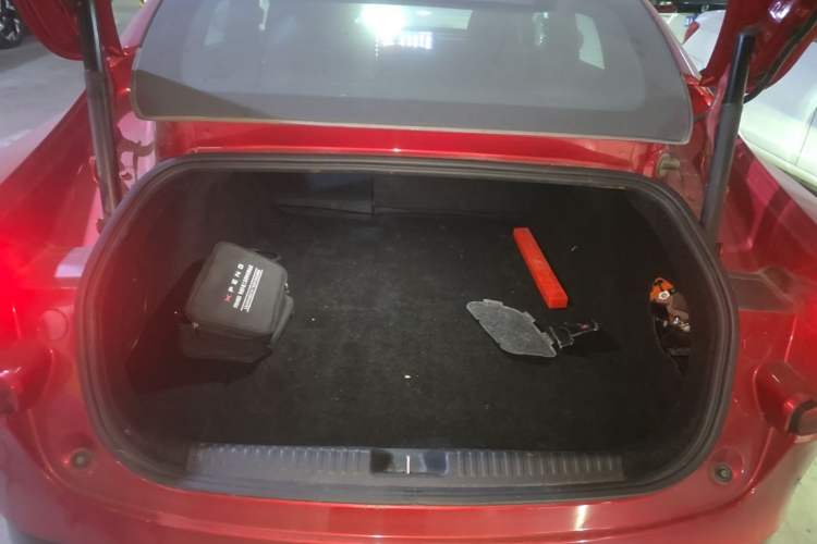 Used XPeng P7 2021 562E Pengyi Performance Edition Trunk