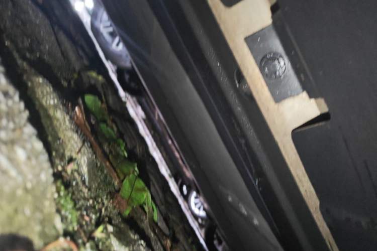 Used XPeng P7 2021 670G Chassis Front Left