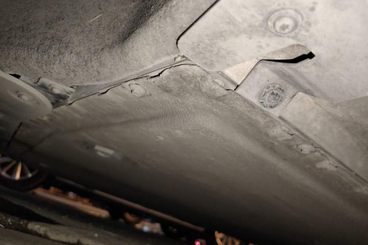 Used XPeng P7 2021 480N Chassis Front Left