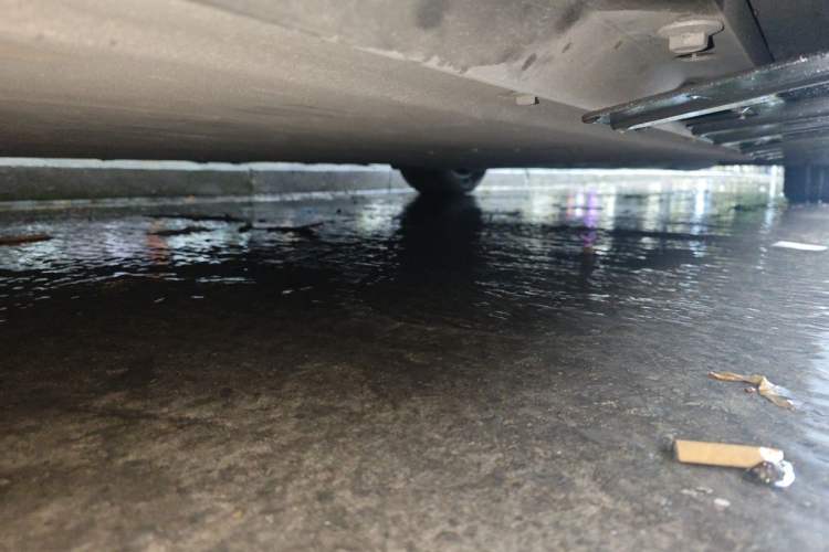Used XPeng P7 2021 670G Chassis Front Left