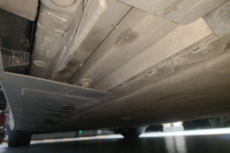 Used XPeng P7 2021 480N Chassis Front Right
