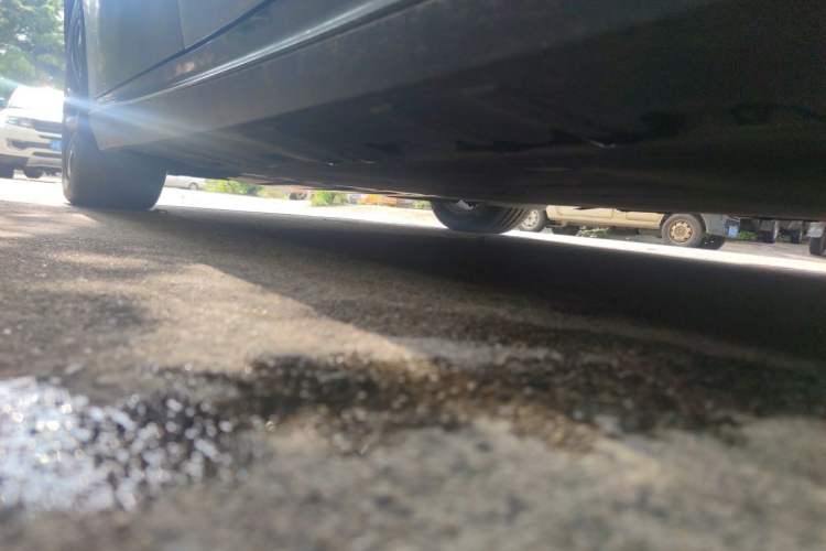 Used XPeng P7 2021 670G Chassis Front Right