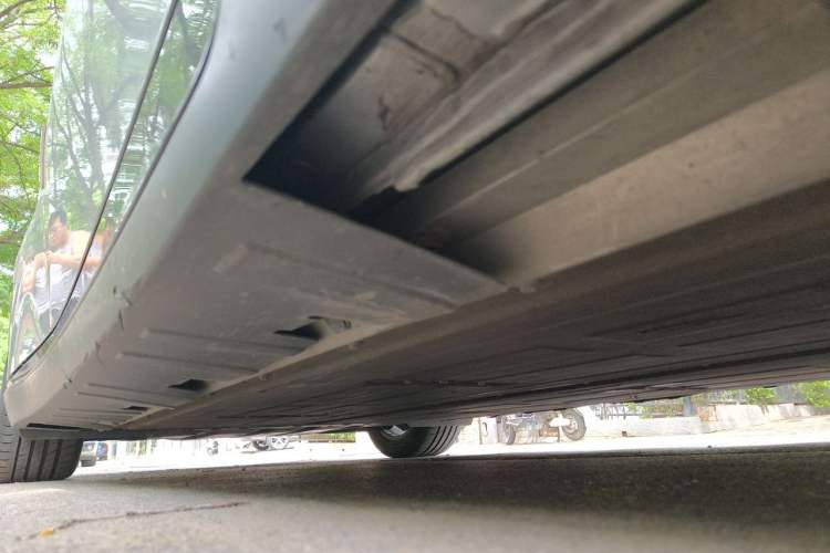 Used XPeng P7 2021 670G Chassis Front Right