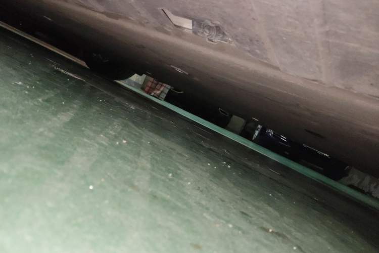 Used XPeng P7 2021 480N Chassis Front Right