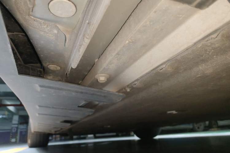 Used XPeng P7 2021 480N Chassis Rear Left