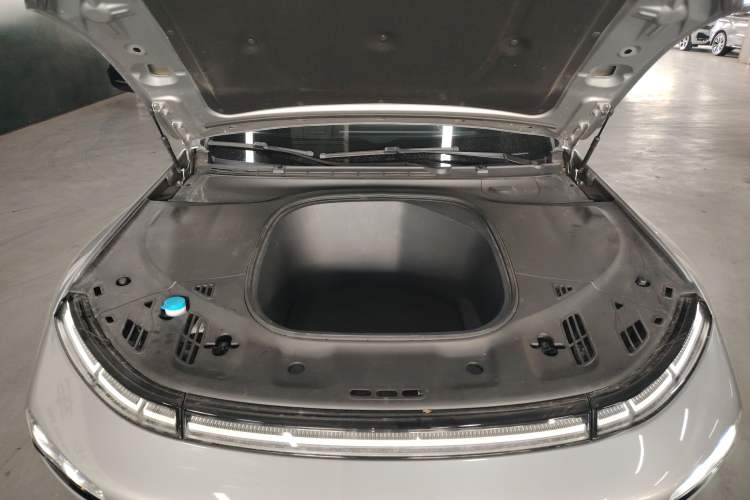 Used XPeng P7 2021 670G Engine Bay