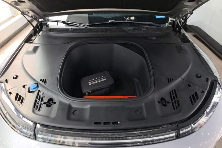 Used XPeng P7 2021 480N Engine Bay