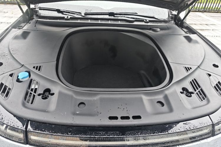 Used XPeng P7 2021 562E Pengyi Performance Edition Engine Bay