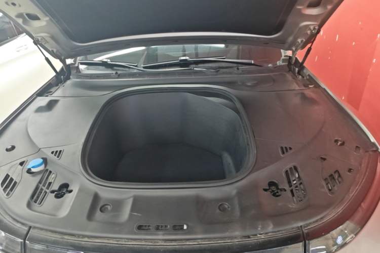 Used XPeng P7 2021 480E Engine Bay