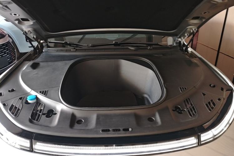 Used XPeng P7 2021 670G Engine Bay