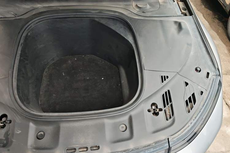 Used XPeng P7 2021 480N Engine Bay Left