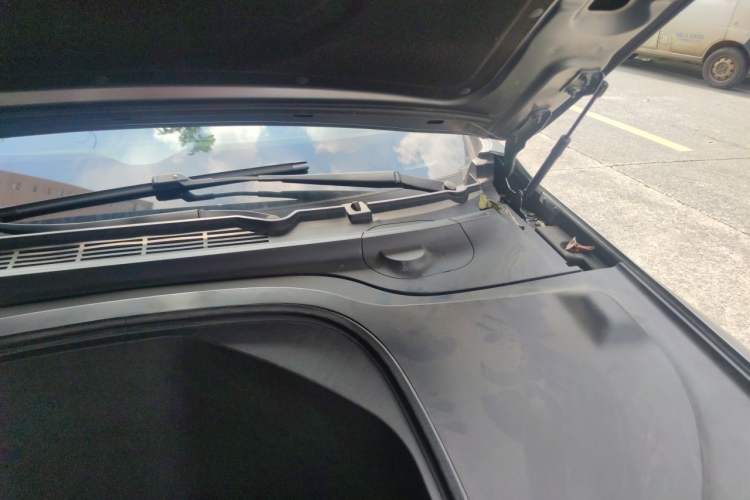 Used XPeng P7 2021 670G Engine Bay Left