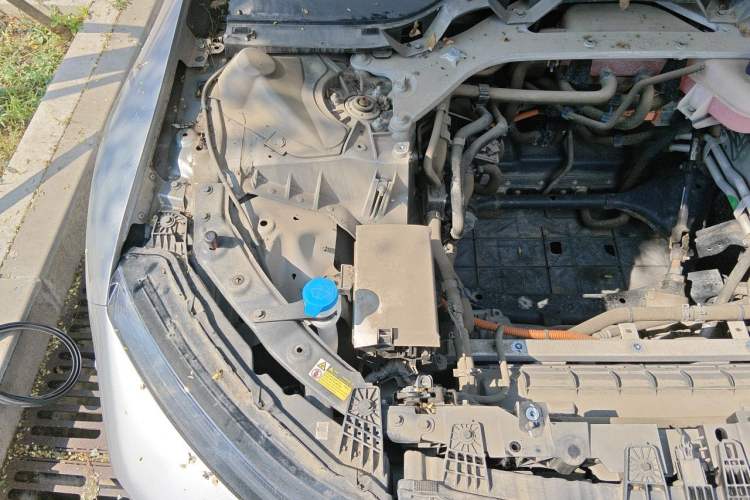 Used XPeng P7 2021 480E Engine Bay Right