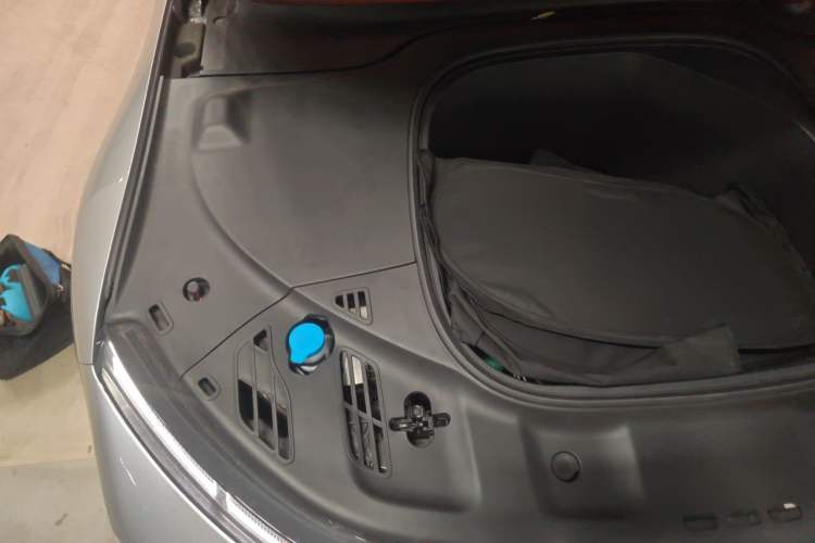 Used XPeng P7 2021 480N Engine Bay Right