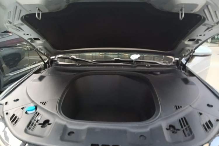 Used XPeng P7 2021 670G Engine Bay