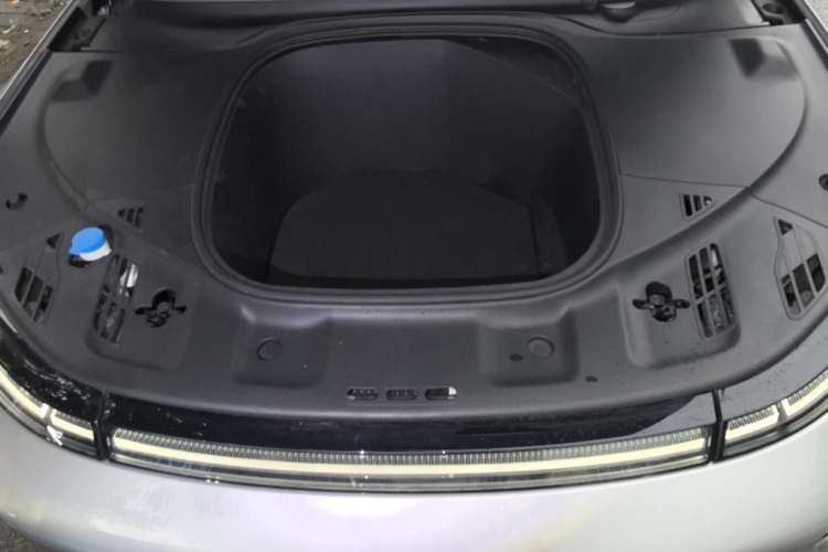 Used XPeng P7 2021 480N Engine Bay