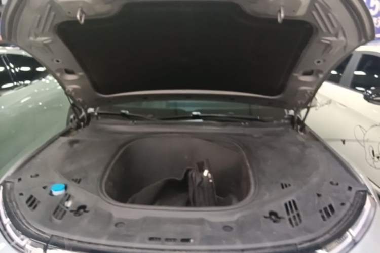 Used XPeng P7 2021 480N Engine Bay