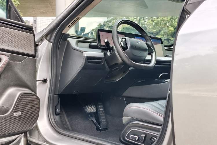 Used XPeng P7 2021 480N Interior 3