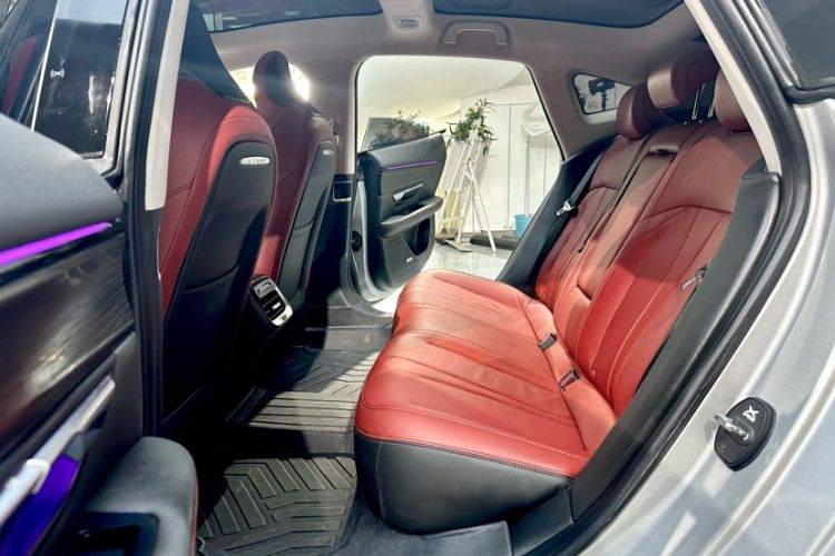 Used XPeng P7 2021 480E Interior 4